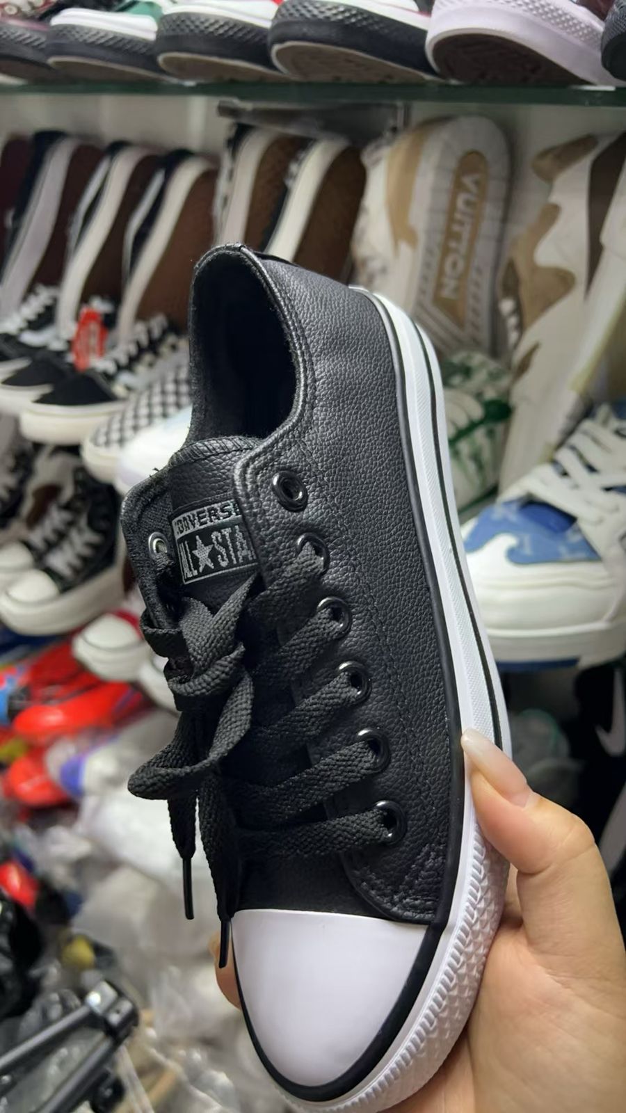 Converse Black White